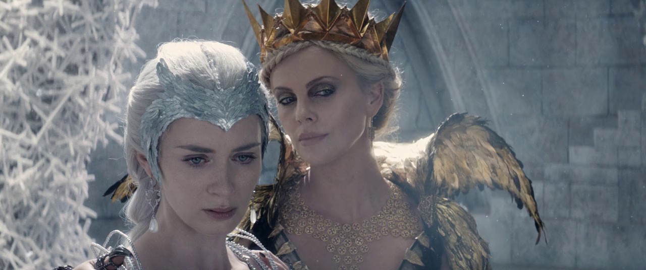 The Huntsman Winter's War (2016) BluRay Hindi + English 720p x264 AVC HE-AAC 2.0 ESub B4uHD.mkv.0003